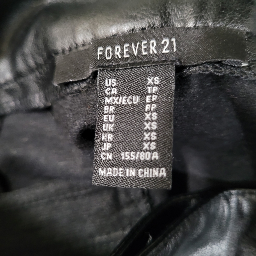 Forever 21 Black Faux Leather Skirt XS - Picture 3 of 4